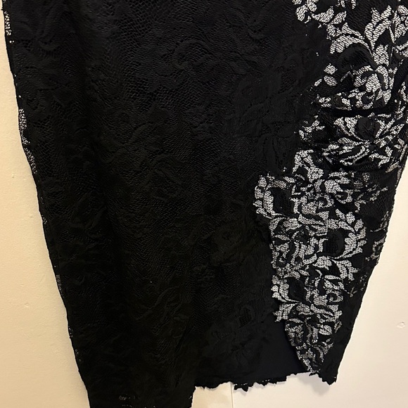 OLVI'S Elegant Black Lace Dress - Picture 2 of 12